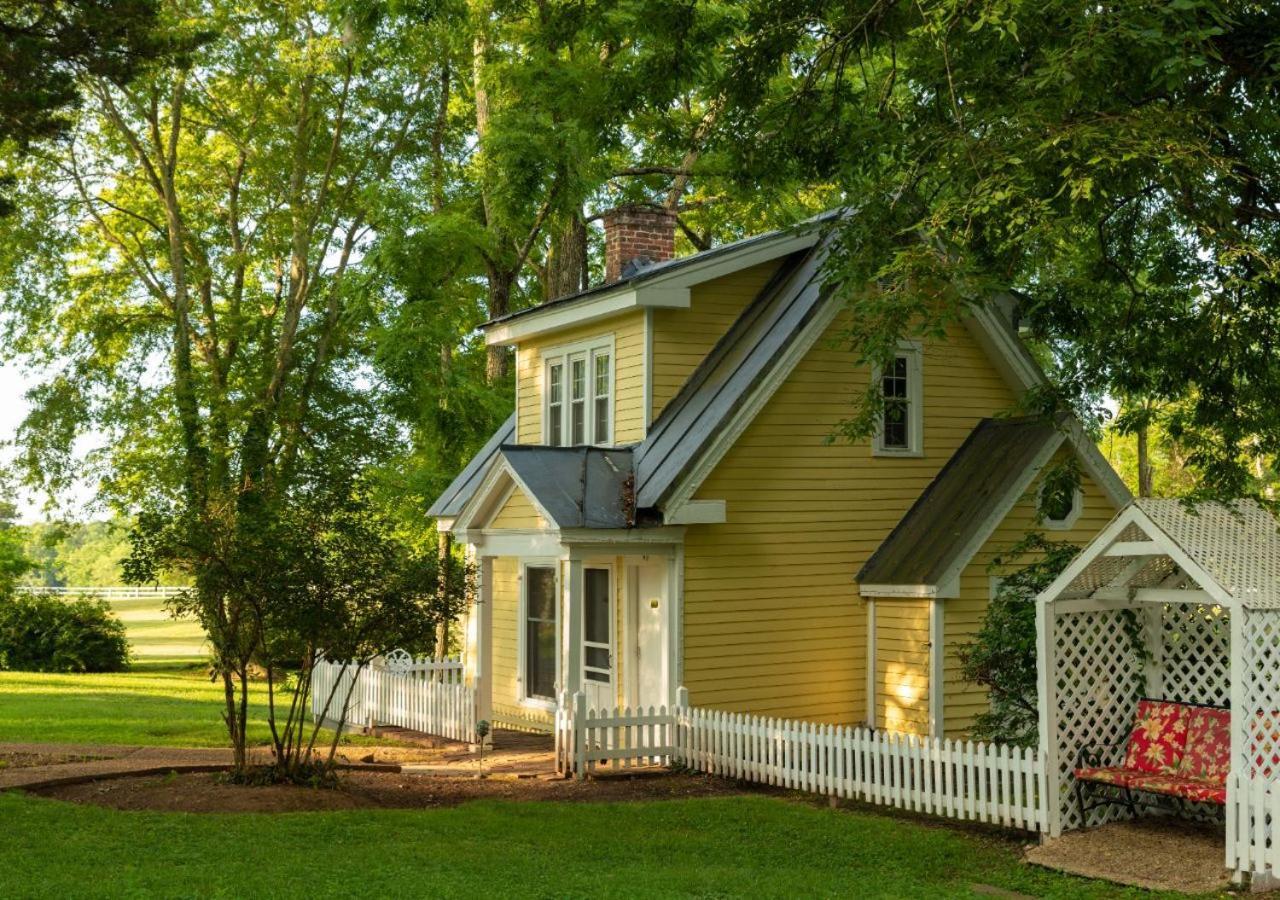 Prospect Hill Inn & Restaurant Zion Crossroads ภายนอก รูปภาพ